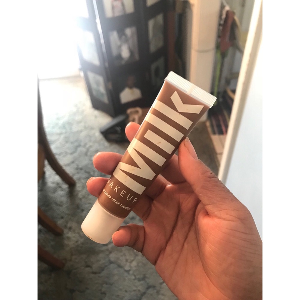 Milk Makeup Blur Liquid Matte foundation